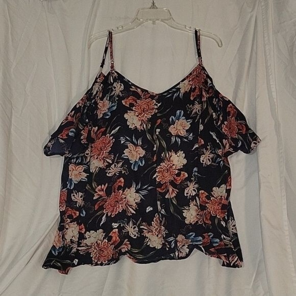 Rue21 plus Floral Cold Shoulder Top Blouse Flowy Lightweight Red 2X floral - Picture 4 of 4